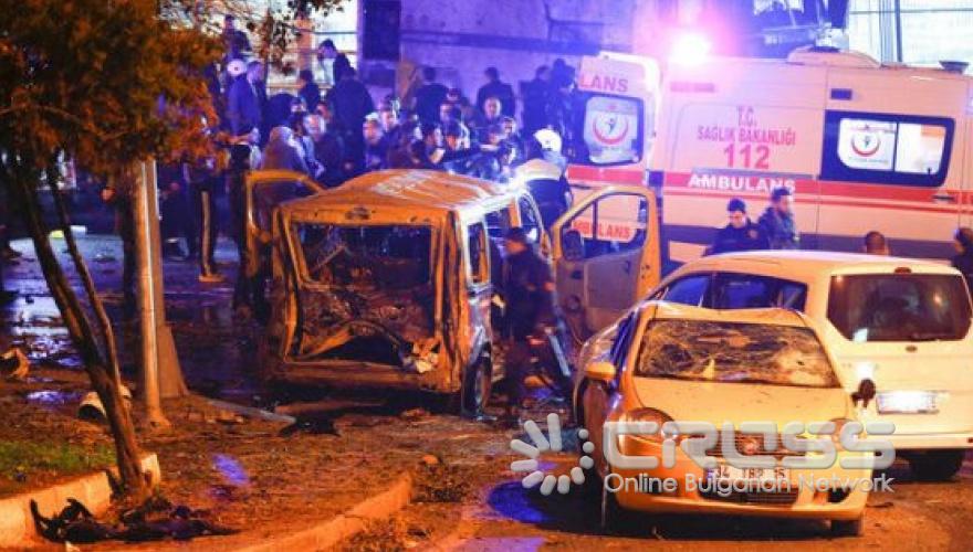 Атентатори убиха 29 души след мач на Бешикташ в Истанбул