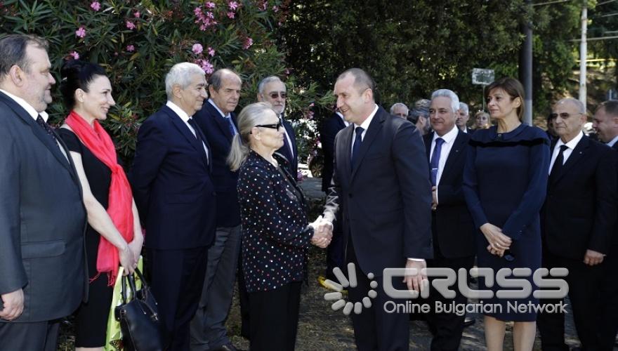 Президентът се срещна с папата