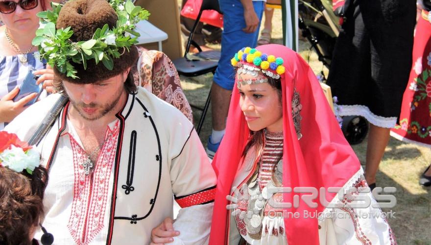 Най-голямата автентична българска сватба край Арбанаси