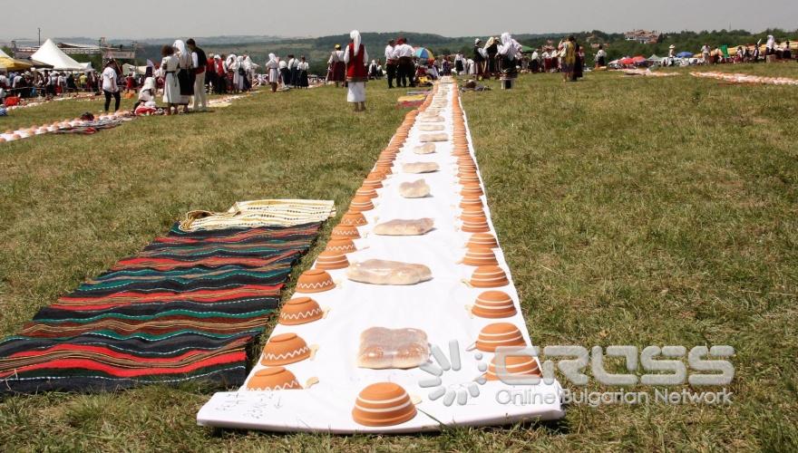 Най-голямата автентична българска сватба край Арбанаси