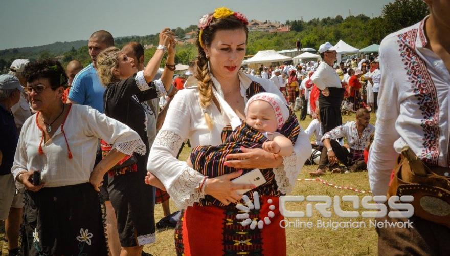 Най-голямата автентична българска сватба край Арбанаси