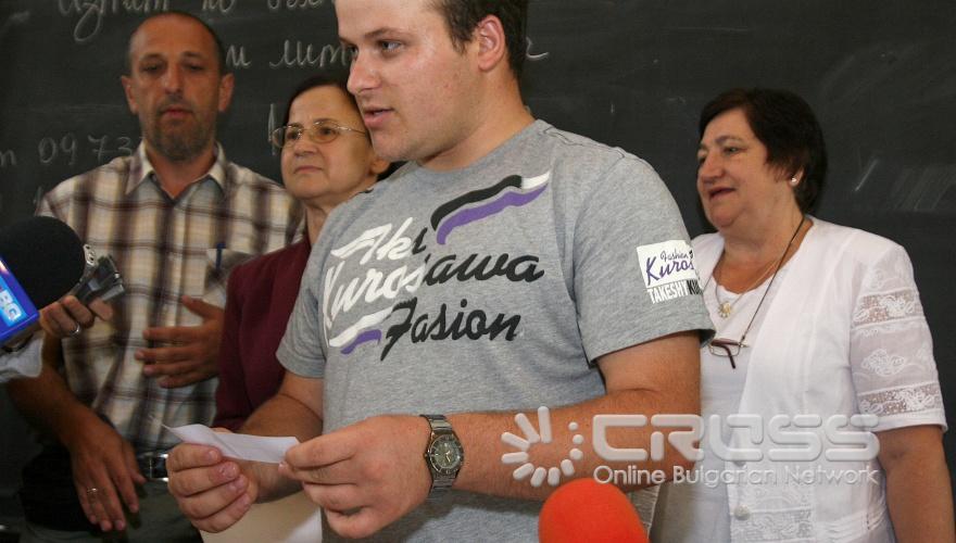 Днес,12 юли, в Софийския университет „Св. Климент Охридски" се проведе кандидатстудентският изпит по Български език и литература 