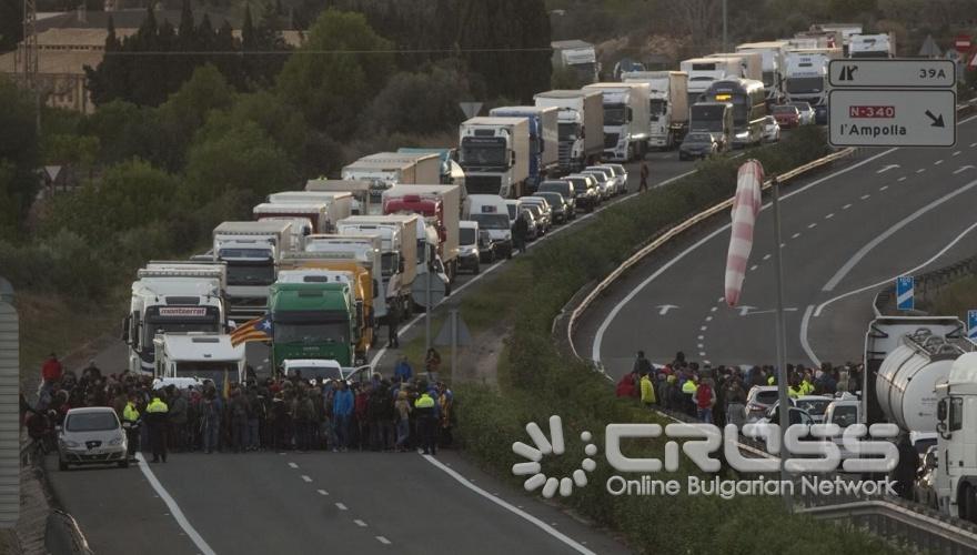 Беше блокирана и основната магистрала на Каталуния - AP-7
