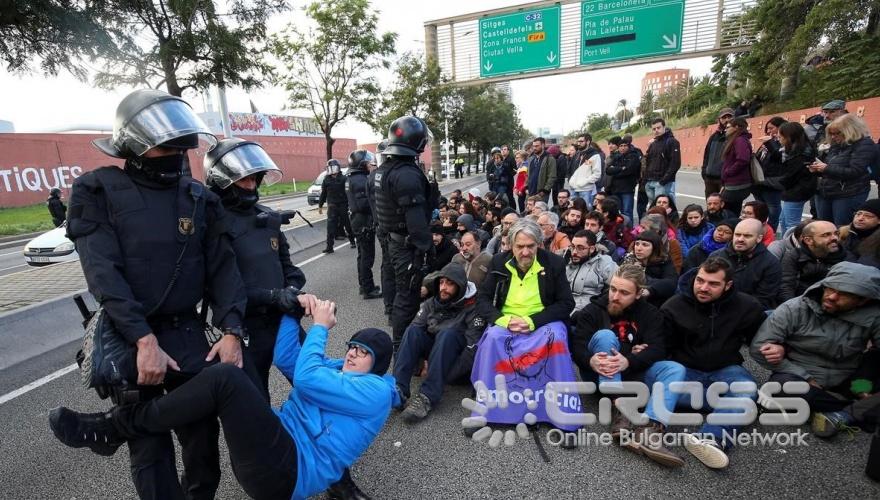 В Барселона полицията употреби и сила, за да освободи движението на северната автогара на града