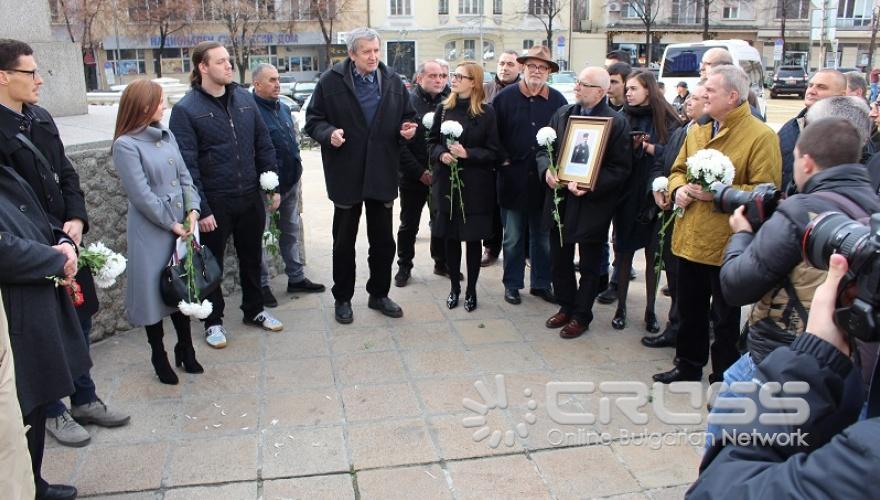 Българо-руска делегация поднесе цветя пред паметника на цар Освободител по случай 140-годишнината от Плевенската епопея