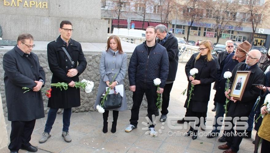 Българо-руска делегация поднесе цветя пред паметника на цар Освободител по случай 140-годишнината от Плевенската епопея