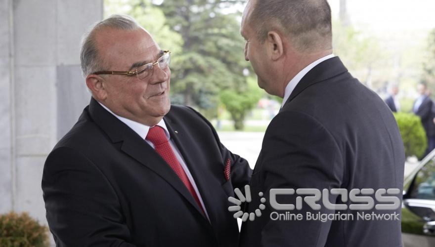 Публична лекция на Румен Радев в УНСС