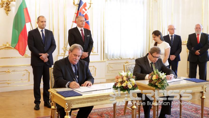 Румен Радев на посещение в Братислава