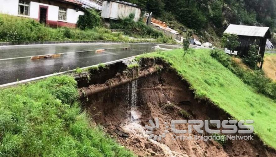 Бедствието в страната в снимки