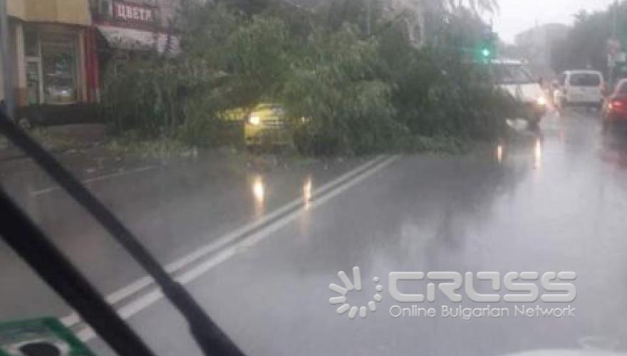 Бедствието в страната в снимки