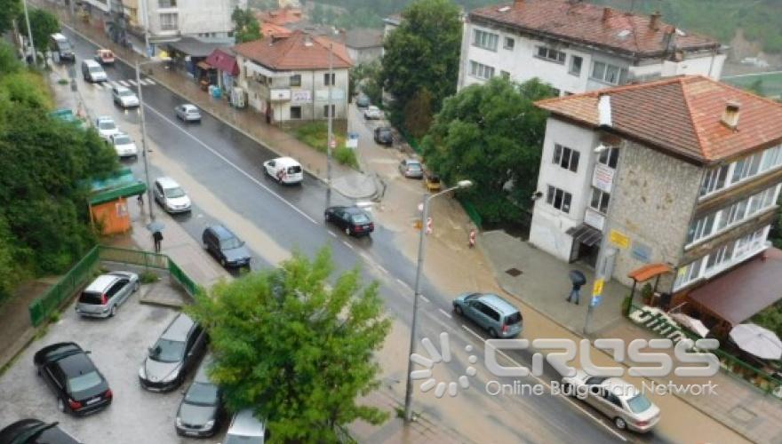 Бедствието в страната в снимки