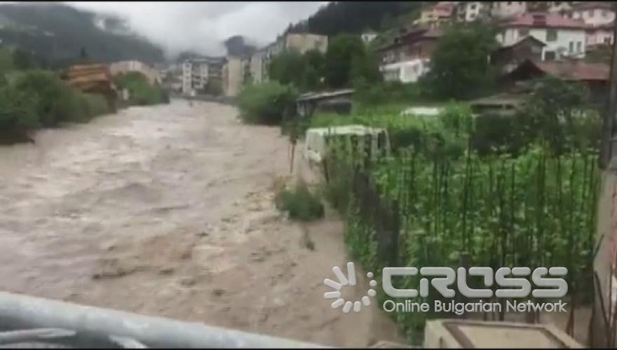 Бедствието в страната в снимки