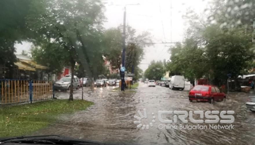 Бедствието в страната в снимки