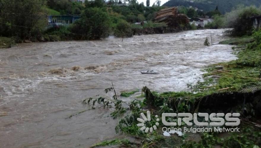 Бедствието в страната в снимки