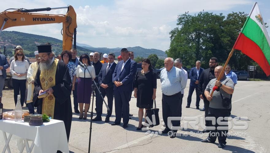 Стартира ремонт на пътя Момчилград - Ивайловград