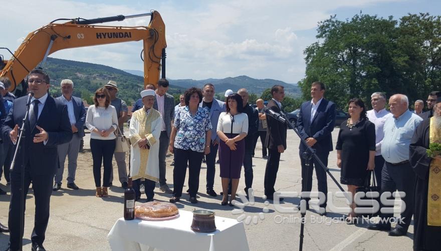 Стартира ремонт на пътя Момчилград - Ивайловград