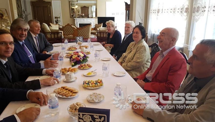 Посланик Макаров връчи медал на Райна Терзиева