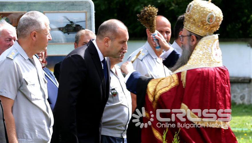 Освещаването на храм в авиобаза Граф Игнатиево