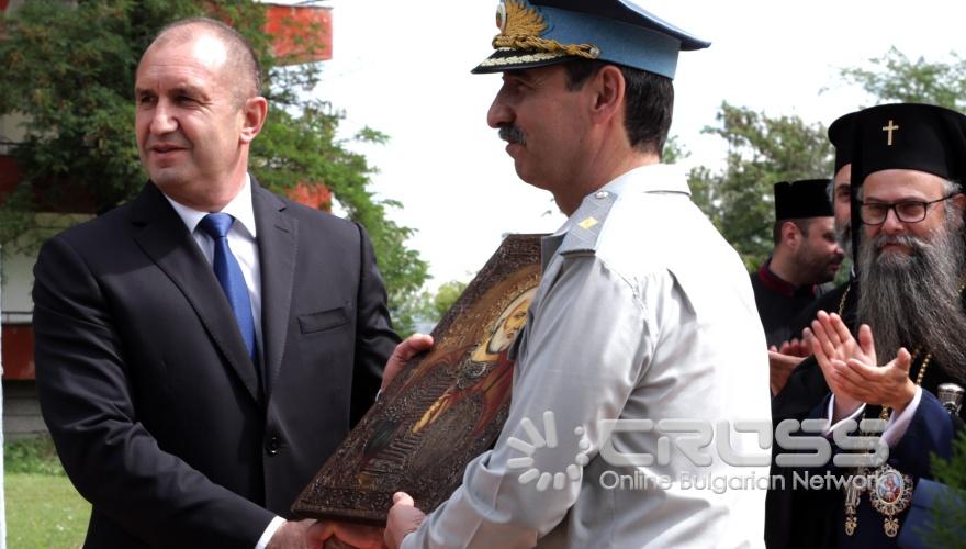 Освещаването на храм в авиобаза Граф Игнатиево