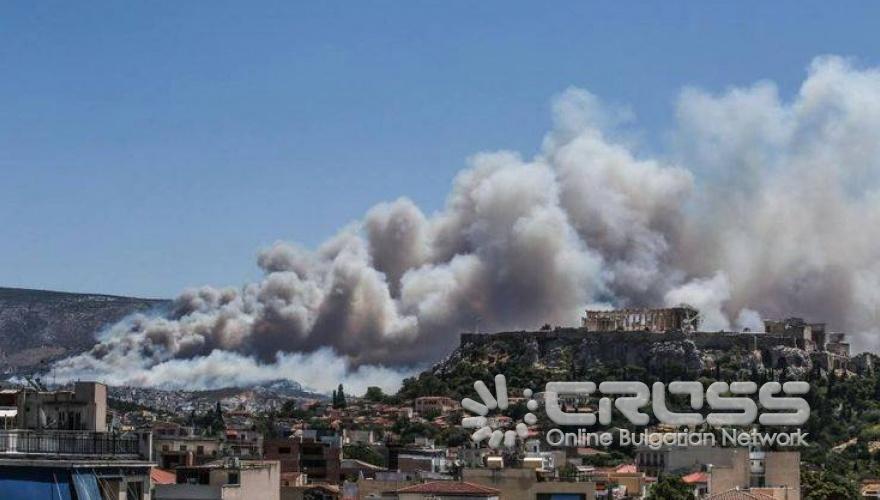 Пепел след огнения ад в Гърция 