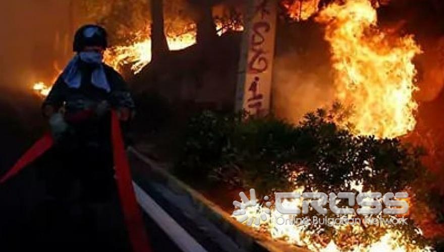 Пепел след огнения ад в Гърция 
