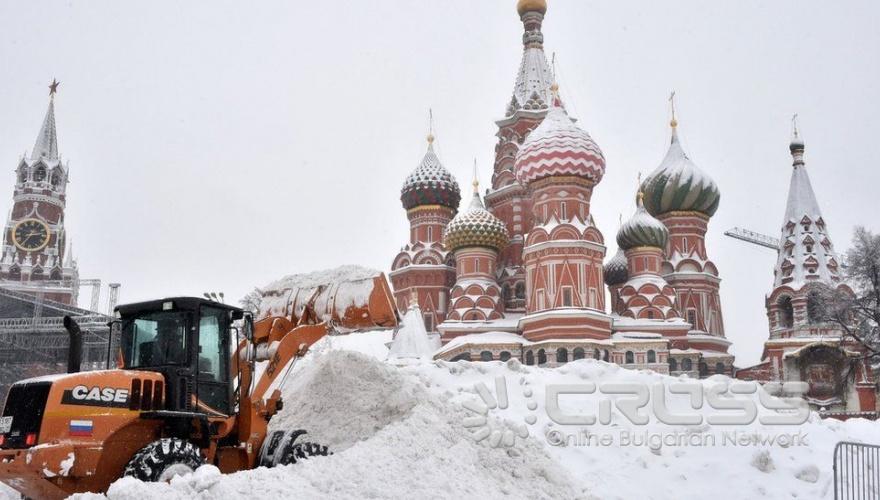 Най-обилният снеговалеж в Москва от 50 години насам