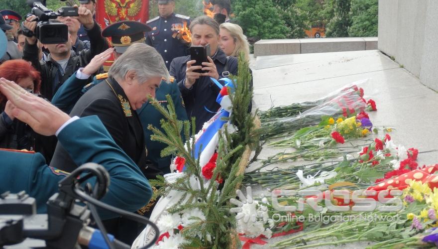 Паметник на Съветската армия в София 