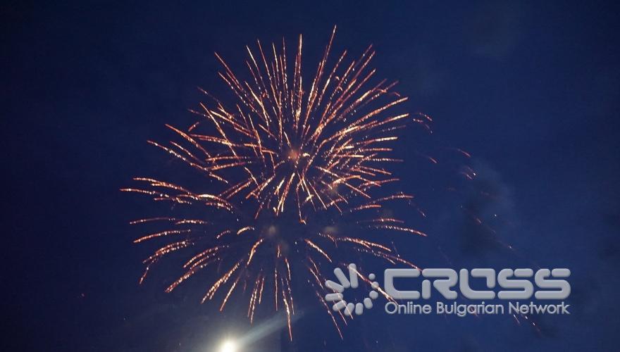 В Русе се проведе традиционният Русенски карнавал, който с времето се превърна в най-пъстрото и най-значимо събитие в културния календар на града, представляващо свободата на изявата, чрез всички форми на уличния пърформанс – шествия, танци, игри, състезания. Централната част на града се превърна в сцена, на която многобройни маскирани и талантливи участници се включиха в множество забавления и игри, придружени с атрактивни награди.