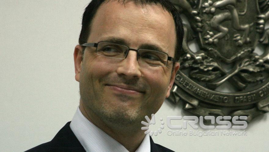 Днес,4 август,в КФН на ул. „Шар планина” №33 беше представено официално новото ръководство на комисията. 