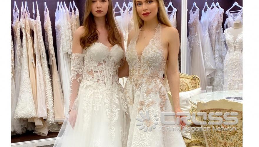 Вероника Стефанова и Никол Предьова в шоурума на „Блинк” в сватбен център „My Wedding” в София