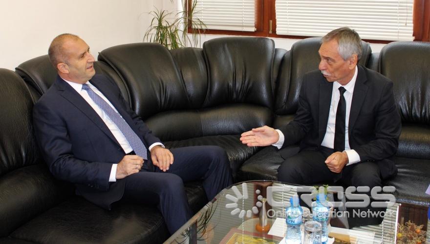 Румен Радев откри учебната година във Великотърновския университет 