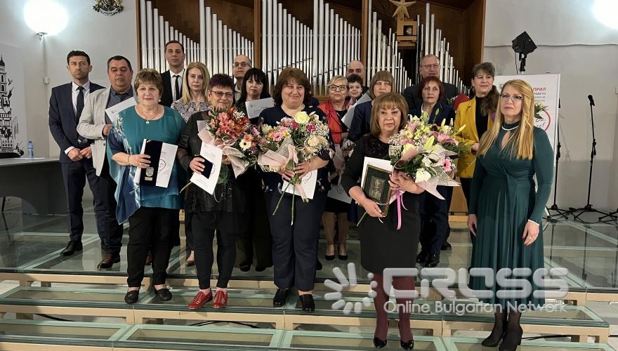 Награди с благодарност от Община Ямбол за медици по повод Световния ден на здравето