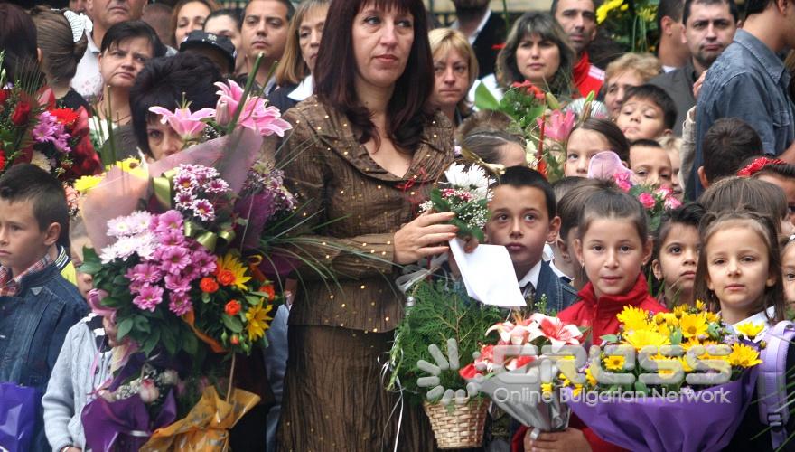 Днес,15 септември, министър Сергей Игнатов поздрави учениците и педагозите по повод откриването на новата учебна 2010-2011 година в Първа английска езикова гимназия – София и 112 основно училище „Стоян Заимов”– София 