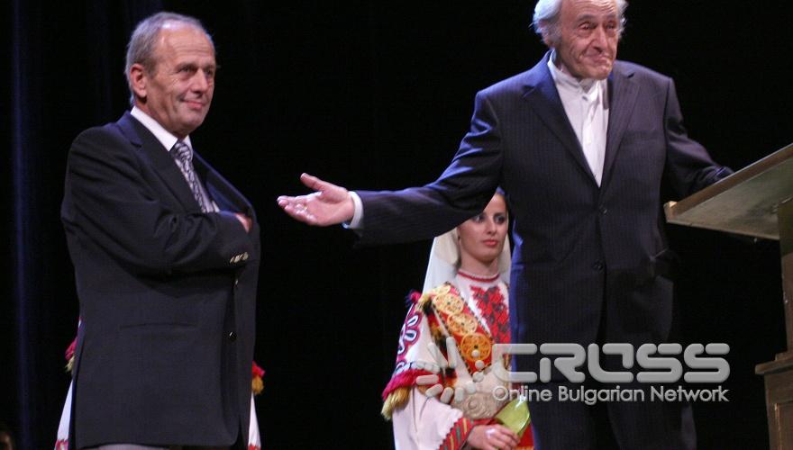 Днес, 17 септември,в Народен театър „Иван Вазов” се състоя Церемонията по връчване на наградите на Столична община за ярки постижения в областта на културата, която е посветена на темата „София – столица в културно съжителство на етносите” 