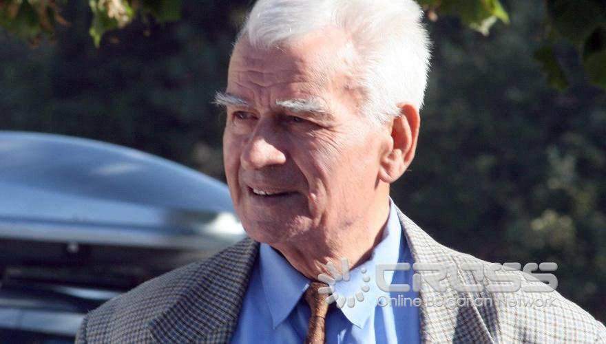 Днес,21 септември,срещу служебния вход на Народното събрание в работно облекло и с отличителни знаци на миньорския труд, синдикалисти от Федерация на независимите синдикати на миньорите – КНСБ заедно с председателя на федерацията Пенчо Токмакчиев раздаваха разяснителни материали на палатковия лагер 