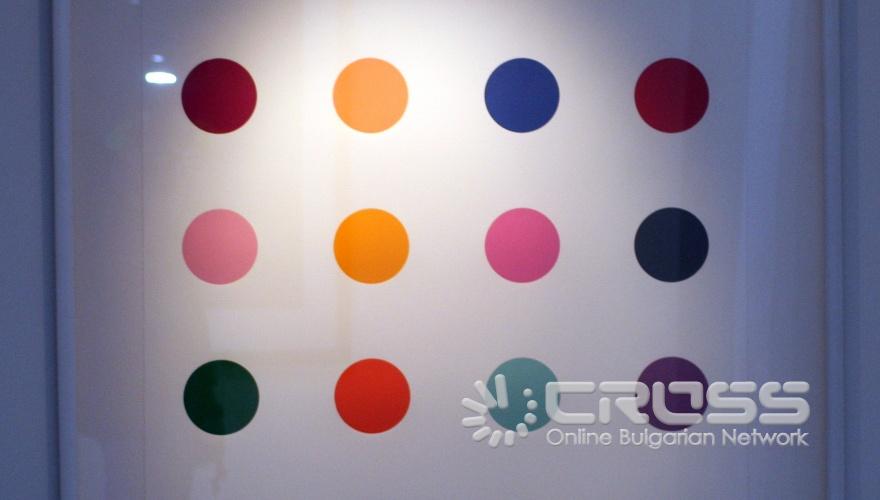 Днес,29 септември,се проведе пресконференция по повод откриването на изложба на британския авангардист се проведе пресконференция по повод откриването на изложба на британския авангардист Деймиън Хърст – най-скъпо продавания жив артист, в Музейна галерия за модерно изкуство на Оборище 10. 