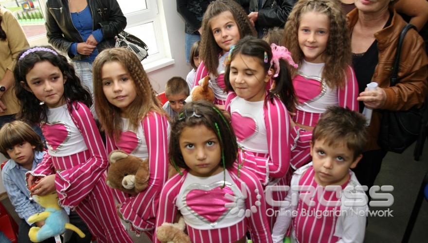 Днес,30 септември,ЧЕЗ и Столична община откриха реновирана детска градина „Слънчогледи" в квартал „Слатина" - ул. „Постоянство" 9 