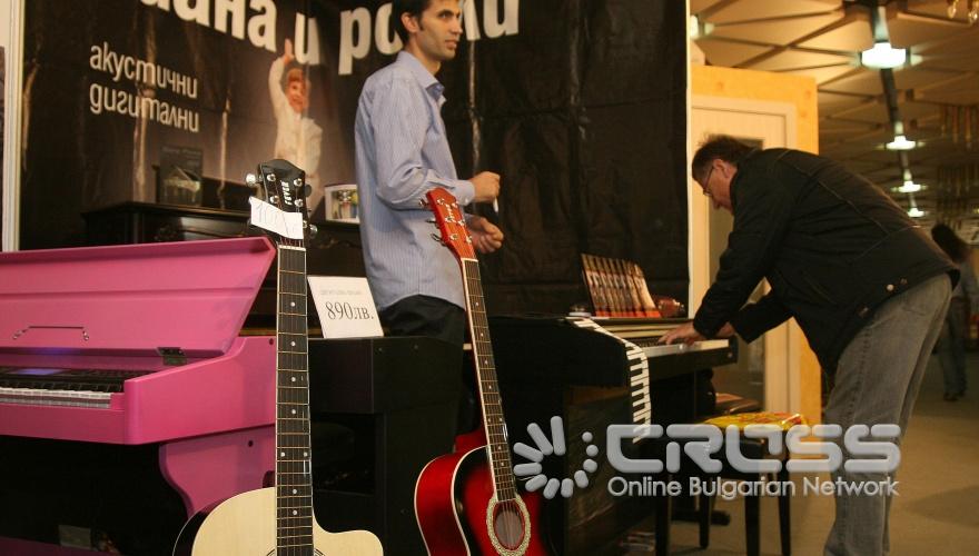 За една седмица под покрива на Националния дворец на културата изложението Стройко 2000 ще събере водещи фирми от строителния бранш. 