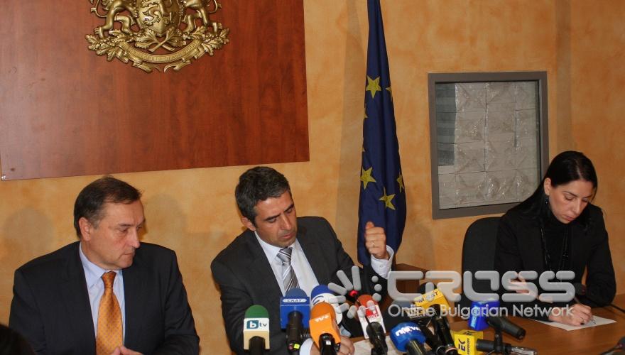 Днес,26 октомври,в зала "Пресцентър", министърът на регионалното развитие и благоустройството Росен Плевнелиев даде пресконференция заедно с председателя на Камара на строителите - инж. Светослав Глосов .Те направеха анализ на ситуацията на строителния бранш за изминалата година и на предстоящите цели за 2011 г., съобщиха от МРРБ. 