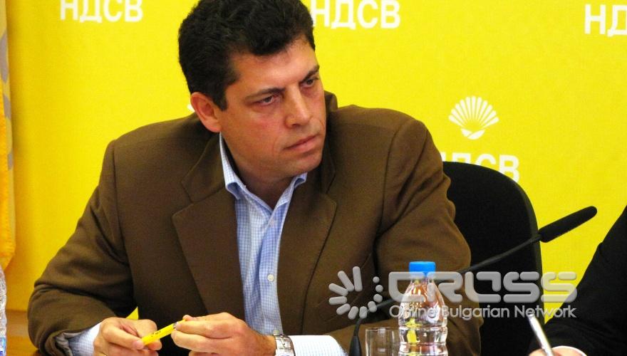 Днес,28 октомври,в централата на НДСВ се проведе пресконференцията за намеренията на правителството да национализира професионалните пенсионни фондове. 