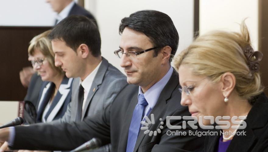 Днес,9 ноември,в голямата конферентна зала на Университета за национално и световно стопанство се проведе първата международна студентска научна конференция на тема "Европейски съюз 2020", организирана от Студентския съвет