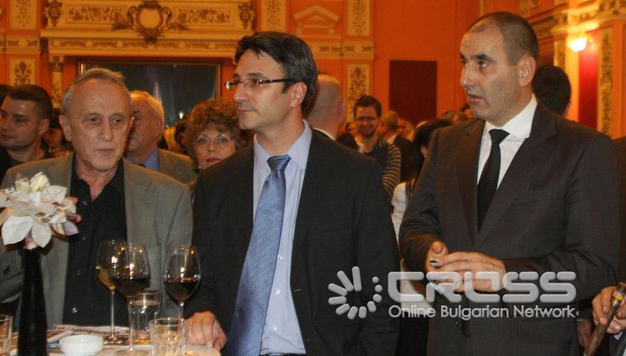 Днес 9 ноември,в Централния военен клуб в София се проведе VII церемония по връчването на наградите за журналистика "Черноризец Храбър" от Съюза на издателите в България.