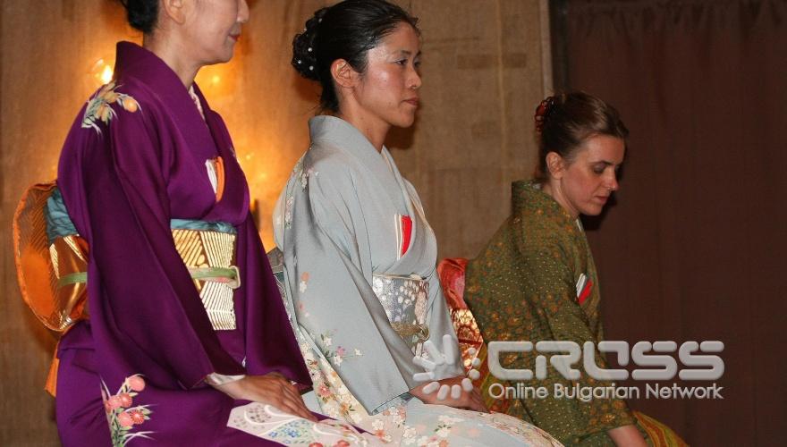 Днес,10 ноември,в зала 6 на НДК беше направена демонстрация на автентичната чайна практика „шаза”. 