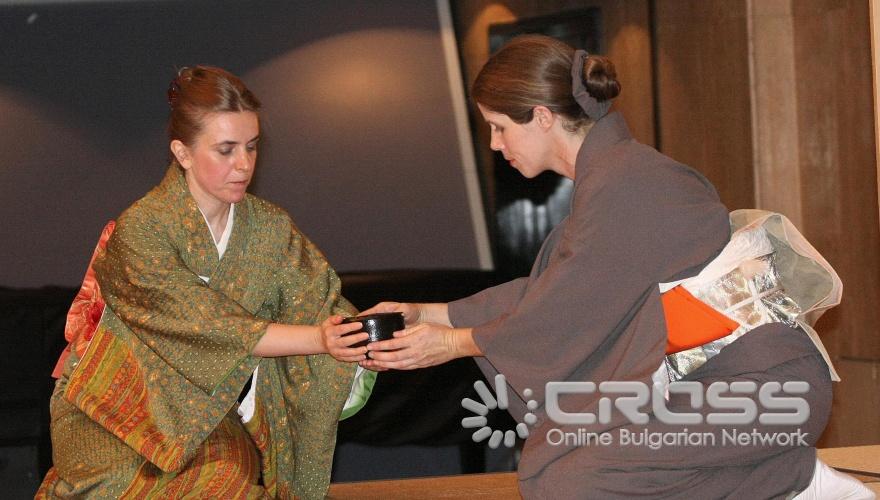 Днес,10 ноември,в зала 6 на НДК беше направена демонстрация на автентичната чайна практика „шаза”. 