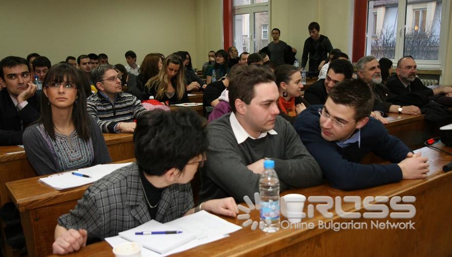 Икономистът Том Палмър гостува в България по покана на Института за пазарна икономика /ИПИ/ и изнесе лекция пред клуба на студентите към ИПИ и други млади хора.