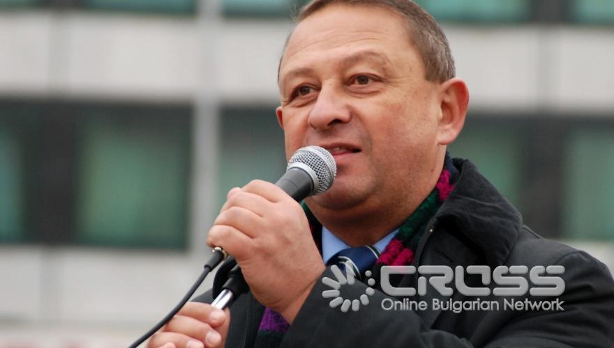 Български Лекарски Съюз, Българска Академия на Науките, младите учени "Когито", студенти от "Призив", САС, "Студентски Глас" Гражданско движение за образование и наука организираха протестен митинг шествие, който започна на площад „Цар Освободител".