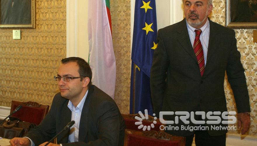 Днес,7 декември, в зала „Запад” на Народното събрание, пл. „Народно събрание” № 2 се проведе обществено обсъждане на публикуваната в сайта на Министерството на икономиката, енергетиката и туризма “Стратегия за Управление на отработеното гориво и на радиоактивните отпадъци до 2030 год.”. 