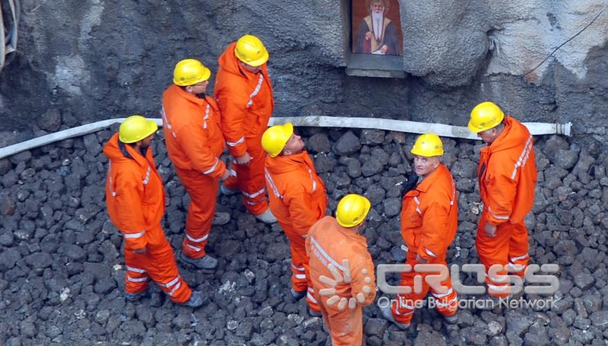 Днес,9 декември,на бул. „Мария Луиза" (вход до джамия „Баня баши", София) се проведе освещаване на тунел, част от Метростанция ІІ-8. 