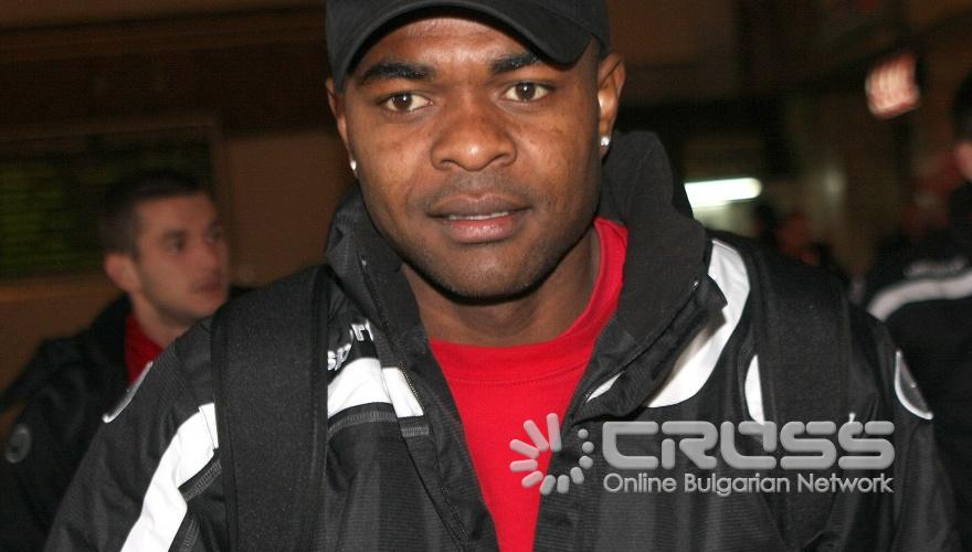 Днес играчите на ЦСКА заминаха за Сандански с влак, откъдето утре ще се придвижат с автобус до Микрево. 