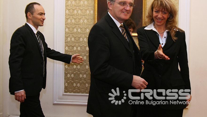 Днес,20 декември,председателят на Народното събрание Цецка Цачева се срещна в 11.30 часа със заместник-председателя на Европейския парламент Райнер Виланд. 